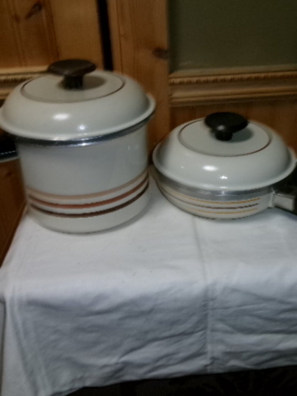 vtg MINT EUC regalware tan striped pots pans 4 pc 2 3/4 qt and 1 qt mint